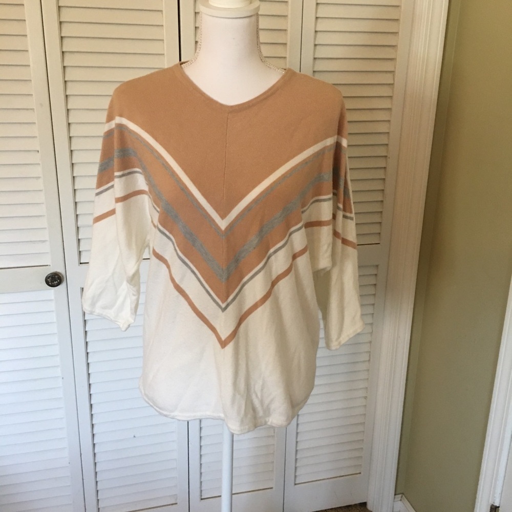 Magaschoni Cream and Taupe Lightweight 3/4 Sleeve Soft Sweater Size L